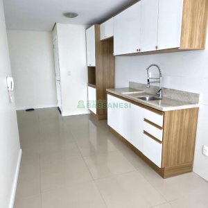 Apartamento com 80m², 2 dormitórios, 1 vaga, no bairro Charqueadas em Caxias do Sul para Comprar