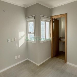 Apartamento com 100m², 3 dormitórios, 6 vagas, no bairro De Lazzer em Caxias do Sul para Comprar