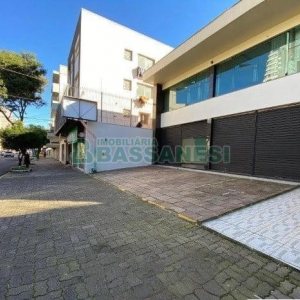 Sala com 107m², 1 vaga, no bairro Lourdes em Caxias do Sul para Alugar