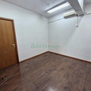 Sala com 107m², 1 vaga, no bairro Lourdes em Caxias do Sul para Alugar