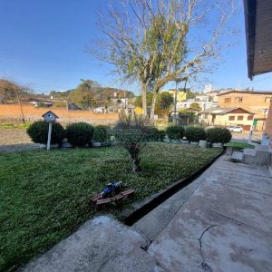 Casa com 70m², 3 dormitórios, 1 vaga, no bairro Ana Rech em Caxias do Sul para Alugar