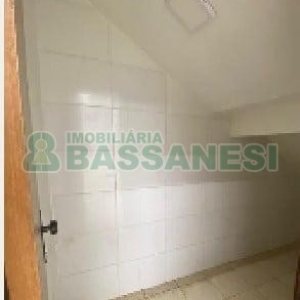 Loja com 170m², 3 vagas, no bairro Lourdes em Caxias do Sul para Alugar