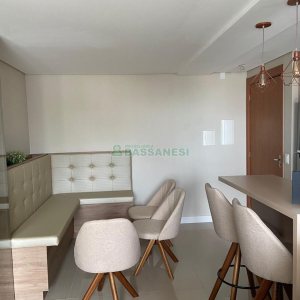 Apto Mobiliado com 64m², 2 dormitórios, 1 vaga, no bairro Jardelino Ramos em Caxias do Sul para Comprar