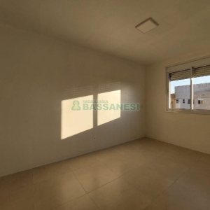 Apartamento com 49m², 2 dormitórios, 1 vaga, no bairro Nossa Senhora do Rosário em Caxias do Sul para Alugar