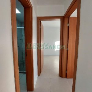 Apartamento com 49m², 2 dormitórios, 1 vaga, no bairro Nossa Senhora do Rosário em Caxias do Sul para Alugar