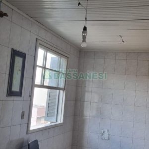 Casa com 168m², 2 dormitórios, 1 vaga, no bairro Centro em Caxias do Sul para Comprar