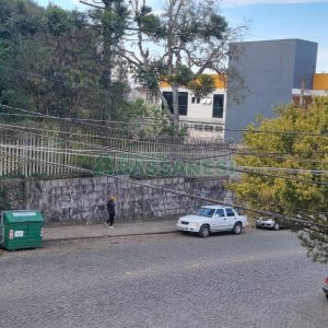 Casa com 168m², 2 dormitórios, 1 vaga, no bairro Centro em Caxias do Sul para Comprar