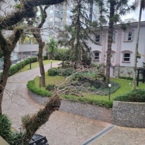 Sala com 33m², no bairro Centro em Caxias do Sul para Alugar ou Comprar