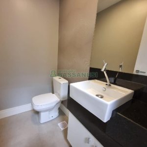 Sala com 33m², no bairro Centro em Caxias do Sul para Alugar ou Comprar