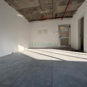 Sala com 67m², 2 vagas, no bairro Centro em Caxias do Sul para Alugar