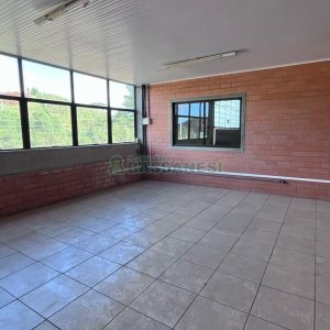 Pavilhão com 2032m², no bairro Ana Rech em Caxias do Sul para Alugar