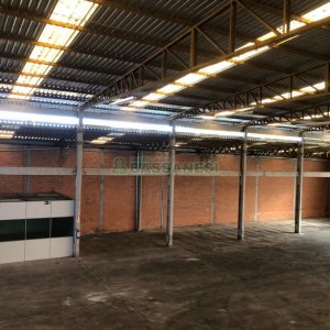 Pavilhão com 2032m², no bairro Ana Rech em Caxias do Sul para Alugar