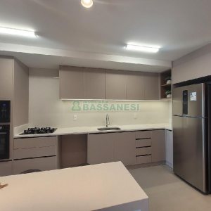 Apto Mobiliado com 110m², 3 dormitórios, 2 vagas, no bairro Petrópolis em Caxias do Sul para Alugar