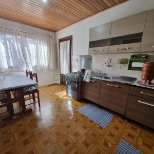 Casa com 80m², 2 dormitórios, no bairro Presidente Vargas em Caxias do Sul para Alugar