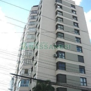 Apto Mobiliado com 130m², 3 dormitórios, 1 vaga, no bairro Lourdes em Caxias do Sul para Comprar