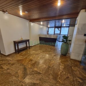 Apto Mobiliado com 130m², 3 dormitórios, 1 vaga, no bairro Lourdes em Caxias do Sul para Comprar