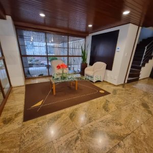 Apto Mobiliado com 130m², 3 dormitórios, 1 vaga, no bairro Lourdes em Caxias do Sul para Comprar