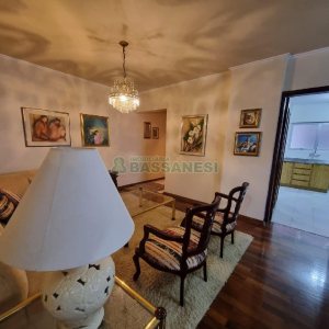 Apto Mobiliado com 130m², 3 dormitórios, 1 vaga, no bairro Lourdes em Caxias do Sul para Comprar