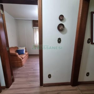 Apto Mobiliado com 130m², 3 dormitórios, 1 vaga, no bairro Lourdes em Caxias do Sul para Comprar