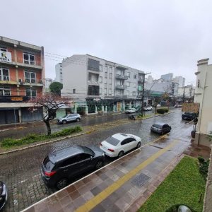 Apto Mobiliado com 130m², 3 dormitórios, 1 vaga, no bairro Lourdes em Caxias do Sul para Comprar