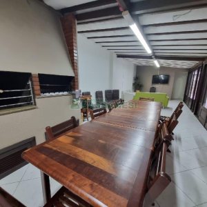 Apto Mobiliado com 130m², 3 dormitórios, 1 vaga, no bairro Lourdes em Caxias do Sul para Comprar
