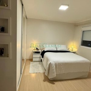 Apartamento com 66m², 2 dormitórios, 1 vaga, no bairro Kayser em Caxias do Sul para Comprar