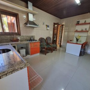 Casa Mobiliada com 150m², 3 dormitórios, 2 vagas, no bairro Cidade Nova em Caxias do Sul para Alugar ou Comprar