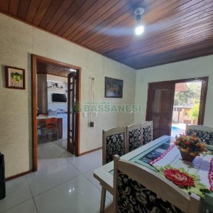 Casa Mobiliada com 150m², 3 dormitórios, 2 vagas, no bairro Cidade Nova em Caxias do Sul para Alugar ou Comprar