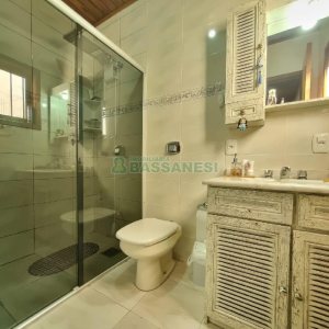 Casa Mobiliada com 150m², 3 dormitórios, 2 vagas, no bairro Cidade Nova em Caxias do Sul para Alugar ou Comprar