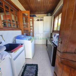 Casa Mobiliada com 150m², 3 dormitórios, 2 vagas, no bairro Cidade Nova em Caxias do Sul para Alugar ou Comprar