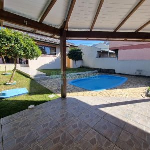 Casa Mobiliada com 150m², 3 dormitórios, 2 vagas, no bairro Cidade Nova em Caxias do Sul para Alugar ou Comprar