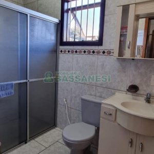 Casa com 213m², 3 dormitórios, 1 vaga, no bairro Planalto em Caxias do Sul para Comprar