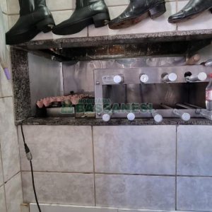 Casa com 213m², 3 dormitórios, 1 vaga, no bairro Planalto em Caxias do Sul para Comprar