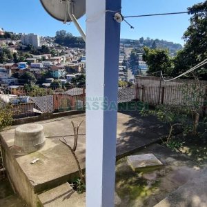 Casa com 213m², 3 dormitórios, 1 vaga, no bairro Planalto em Caxias do Sul para Comprar