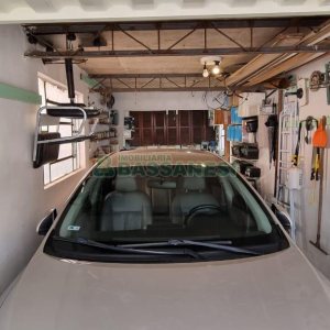 Casa com 213m², 3 dormitórios, 1 vaga, no bairro Planalto em Caxias do Sul para Comprar