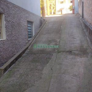 Casa com 170m², 2 dormitórios, 1 vaga, no bairro Marechal Floriano em Caxias do Sul para Comprar