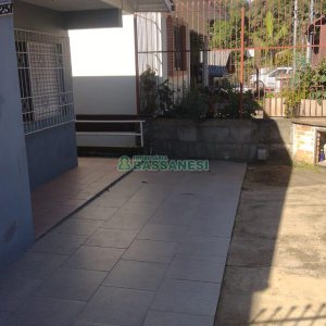 Casa com 170m², 2 dormitórios, 1 vaga, no bairro Marechal Floriano em Caxias do Sul para Comprar