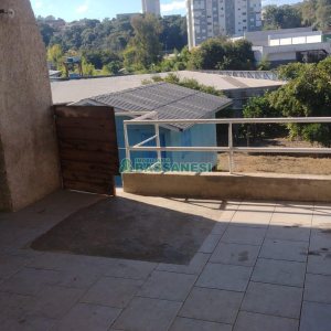 Casa com 170m², 2 dormitórios, 1 vaga, no bairro Marechal Floriano em Caxias do Sul para Comprar