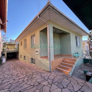 Casa com 98m², 2 dormitórios, no bairro Jardim América em Caxias do Sul para Alugar
