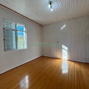 Casa com 98m², 2 dormitórios, no bairro Jardim América em Caxias do Sul para Alugar