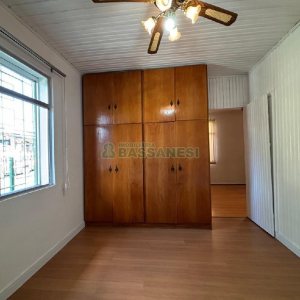 Casa com 98m², 2 dormitórios, no bairro Jardim América em Caxias do Sul para Alugar