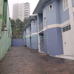Sobrado com 86m², 3 dormitórios, 1 vaga, no bairro Cristo Redentor em Caxias do Sul para Comprar