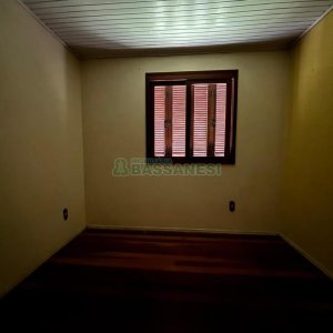 Casa com 63m², 3 dormitórios, 2 vagas, no bairro Charqueadas em Caxias do Sul para Comprar