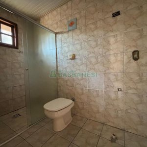 Casa com 63m², 3 dormitórios, 2 vagas, no bairro Charqueadas em Caxias do Sul para Comprar