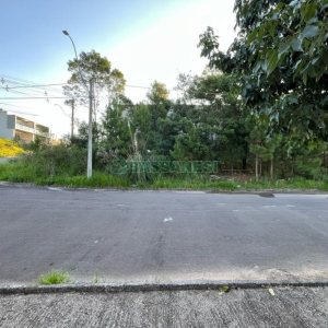 Terreno com 450m², no bairro São Virgílio em Caxias do Sul para Comprar