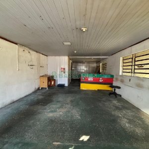 Loja com 71m², 1 vaga, no bairro Charqueadas em Caxias do Sul para Alugar