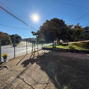 Loja com 71m², 1 vaga, no bairro Charqueadas em Caxias do Sul para Alugar