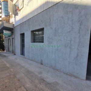 Pavilhão com 140m², no bairro Exposição em Caxias do Sul para Alugar