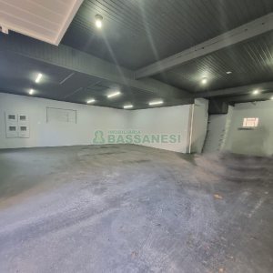 Pavilhão com 140m², no bairro Exposição em Caxias do Sul para Alugar