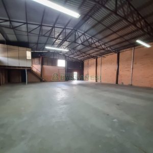 Pavilhão com 400m², no bairro Salgado Filho em Caxias do Sul para Alugar